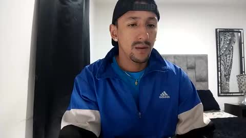 Snapshot of guykarim chatting on 01/06/26, 02:48 karim online show from 01/06/26, 02:48