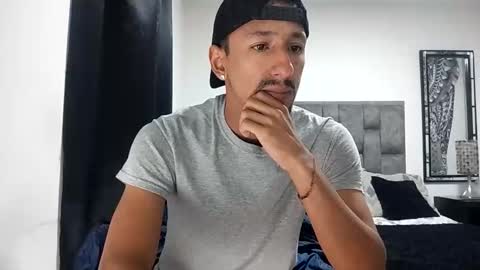 Snapshot of guykarim chatting on 01/08/26, 09:55 karim online show from 01/08/26, 09:55