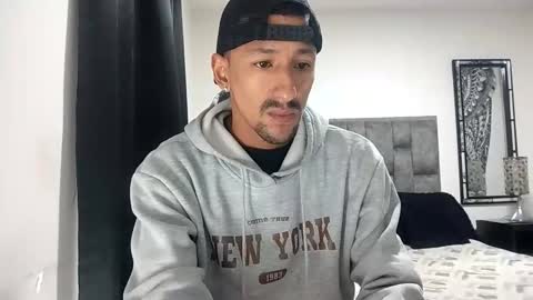 Snapshot of guykarim chatting on 02/03/26, 04:21 karim online show from 02/03/26, 04:21