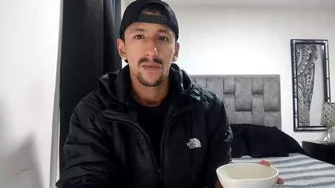 Snapshot of guykarim chatting on 02/25/26, 09:19 karim online show from 02/25/26, 09:19