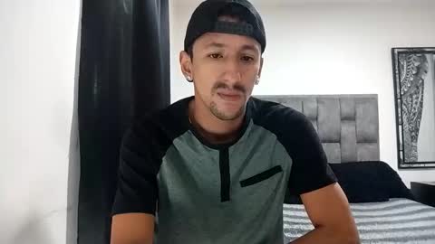 Snapshot of guykarim chatting on 03/01/26, 04:20 karim online show from 03/01/26, 04:20