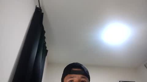 Snapshot of guykarim chatting on 05/03/26, 02:17 karim online show from 05/03/26, 02:17