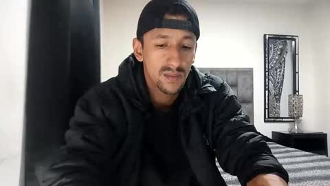 Snapshot of guykarim chatting on 05/06/26, 04:19 karim online show from 05/06/26, 04:19