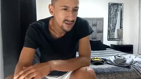 Snapshot of guykarim chatting on 05/09/26, 04:17 karim online show from 05/09/26, 04:17