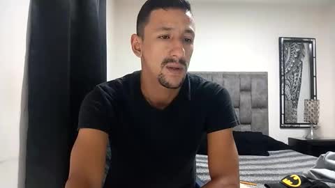 Snapshot of guykarim chatting on 05/15/26, 12:39 karim online show from 05/15/26, 12:39
