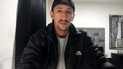 Snapshot of guykarim chatting on 06/01/26, 12:56 karim online show from 06/01/26, 12:56