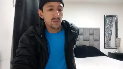 Snapshot of guykarim chatting on 06/12/26, 12:15 karim online show from 06/12/26, 12:15