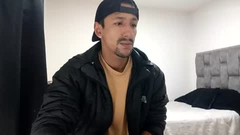 Snapshot of guykarim chatting on 07/14/26, 12:44 karim online show from 07/14/26, 12:44