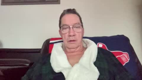 Snapshot of gwashere4u chatting on 12/29/24, 01:17 gwashere4u online show from 12/29/24, 01:17