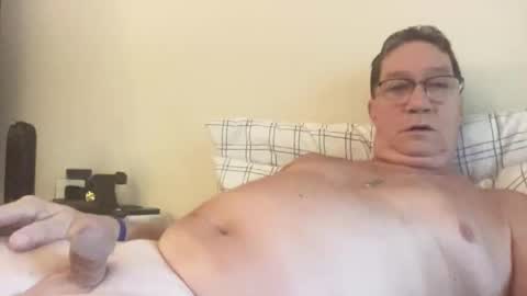 Snapshot of gwashere4u chatting on 10/12/25, 01:43 gwashere4u online show from 10/12/25, 01:43