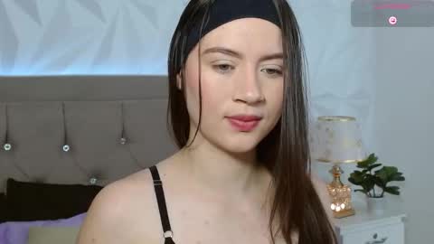 Snapshot of gwen_drew chatting on 10/31/25, 01:01 Gwen Drew online show from 10/31/25, 01:01