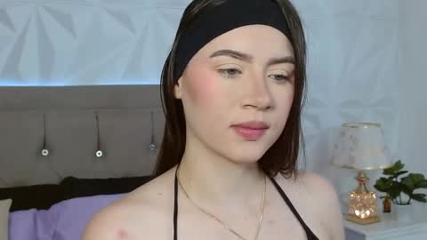 Snapshot of gwen_drew chatting on 11/16/25, 01:06 Gwen Drew online show from 11/16/25, 01:06