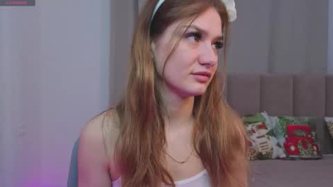 Snapshot of gwendolyndrews chatting on 03/25/26, 01:22 Lisa online show from 03/25/26, 01:22