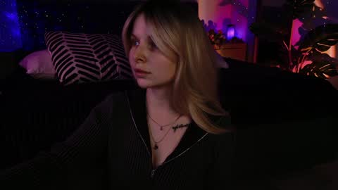 Snapshot of gwenhilton chatting on 01/03/25, 06:11 gwenhilton online show from 01/03/25, 06:11