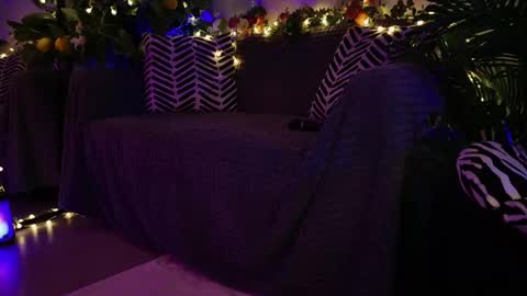 Snapshot of gwenhilton chatting on 02/23/25, 09:11 gwenhilton online show from 02/23/25, 09:11