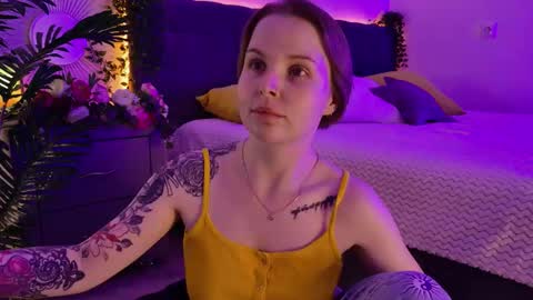 Snapshot of gwenhilton chatting on 10/11/25, 05:28 gwenhilton online show from 10/11/25, 05:28