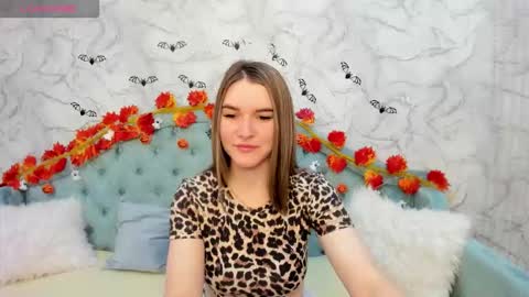 Snapshot of gwensmitt chatting on 10/30/25, 12:01 gwensmitt online show from 10/30/25, 12:01