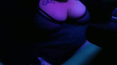 Snapshot of gxddess_fe chatting on 11/26/25, 01:17 Goddess Fe online show from 11/26/25, 01:17