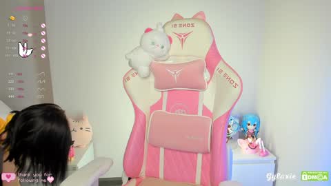 Snapshot of gylaxie chatting on 12/06/24, 01:00 online show from 12/06/24, 01:00