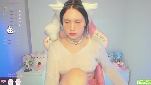 Snapshot of gylaxie chatting on 12/11/24, 11:51 online show from 12/11/24, 11:51