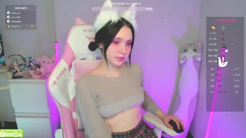 Snapshot of gylaxie chatting on 02/16/25, 02:21 online show from 02/16/25, 02:21