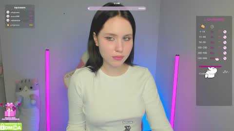 Snapshot of gylaxie chatting on 02/21/25, 12:17 online show from 02/21/25, 12:17