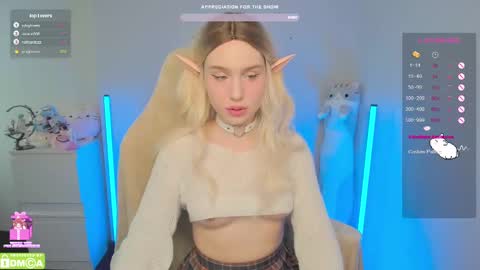 Snapshot of gylaxie chatting on 02/27/25, 08:28 online show from 02/27/25, 08:28