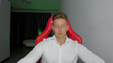 Oliver online show from 11/06/25, 10:32