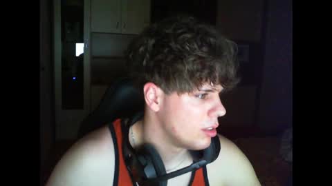 gymguy0505 online show from 12/15/25, 11:09