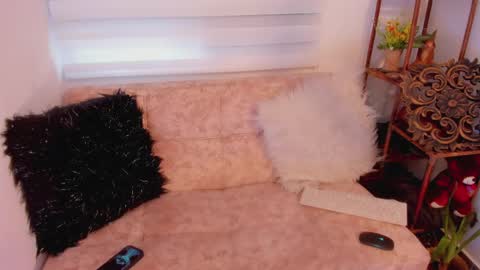 Snapshot of gypsie_velvett chatting on 05/04/26, 08:27 Samy Velvet dayatorres 23 Followme online show from 05/04/26, 08:27