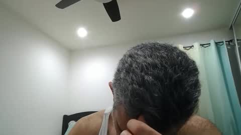 Snapshot of h0nest84 chatting on 03/21/26, 05:12 h0nest84 online show from 03/21/26, 05:12