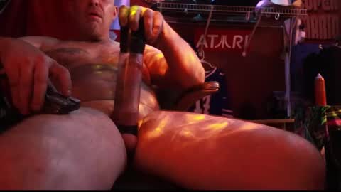 Snapshot of h0tttsteel chatting on 09/28/25, 02:06 h0tttsteel online show from 09/28/25, 02:06