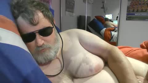 Snapshot of h20976 chatting on 12/27/24, 12:01 h20976 online show from 12/27/24, 12:01