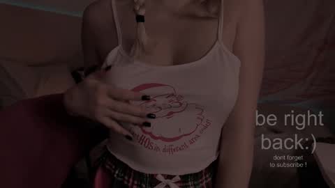 Snapshot of h2h0e chatting on 01/16/26, 08:46 Lana online show from 01/16/26, 08:46