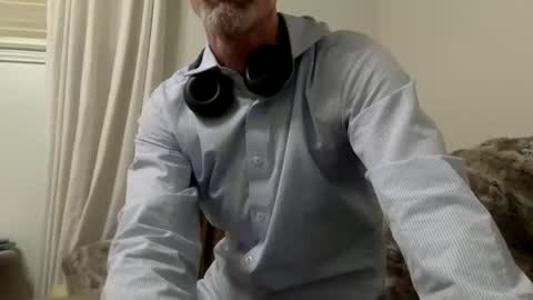 Snapshot of h333th3nz chatting on 02/24/26, 08:40 h333th3nz online show from 02/24/26, 08:40