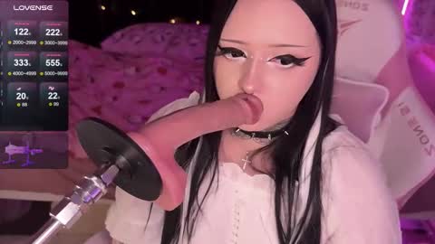 Snapshot of h3ntaikitty chatting on 02/04/26, 12:33 Molly and PVT 42TKMIN 3 help us get 100 likes online show from 02/04/26, 12:33