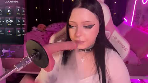 Snapshot of h3ntaikitty chatting on 02/24/26, 03:54 Molly and PVT 42TKMIN 3 help us get 100 likes online show from 02/24/26, 03:54