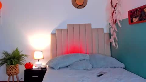 Paulina  online show from 10/29/25, 04:37