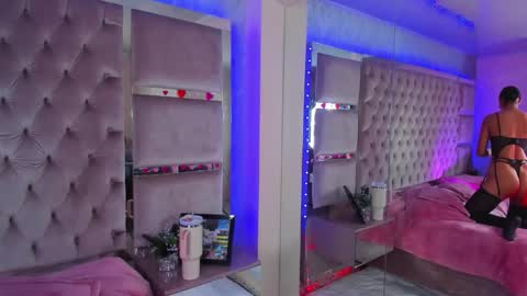 Snapshot of haari02 chatting on 12/19/25, 07:43 Haari online show from 12/19/25, 07:43