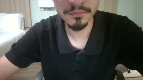 Snapshot of hablale01 chatting on 03/31/26, 02:02 hablale01 online show from 03/31/26, 02:02