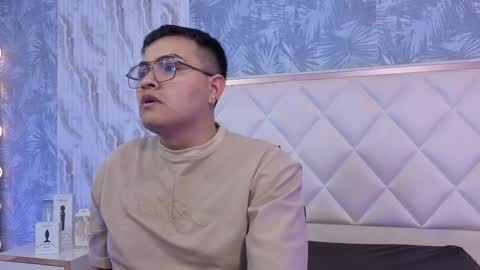 Snapshot of hades_tay chatting on 12/19/25, 11:39 hades online show from 12/19/25, 11:39