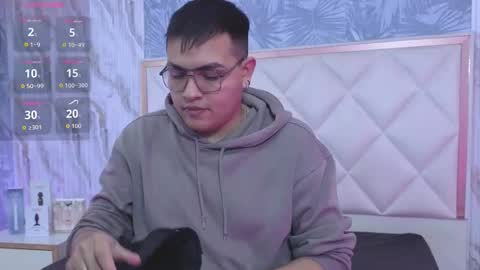 Snapshot of hades_tay chatting on 12/20/25, 11:50 hades online show from 12/20/25, 11:50