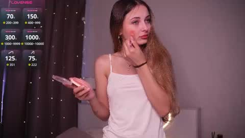 Hi Im Rebecca Glad to see you in my room  PVT is open online show from 06/19/26, 01:32