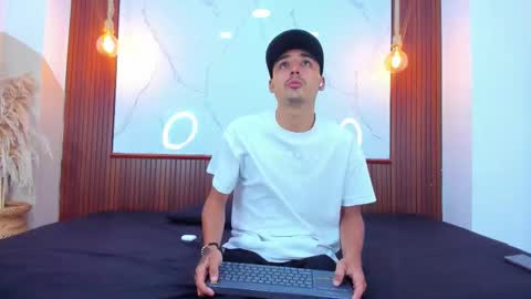 Hadrian Torres online show from 03/18/26, 01:03