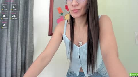 Hae-In online show from 01/28/25, 10:01