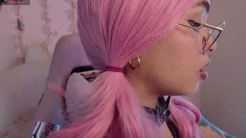 Haely online show from 04/17/26, 01:52