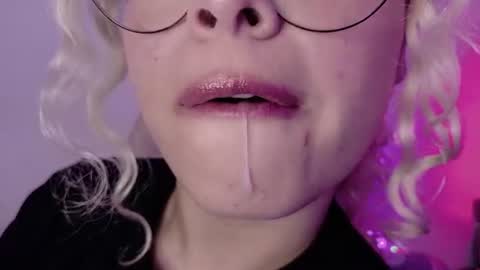Haely online show from 06/25/26, 05:12