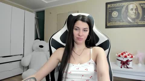 Snapshot of hailey_beauty chatting on 12/17/24, 08:32 Sk pe Anya388109 online show from 12/17/24, 08:32