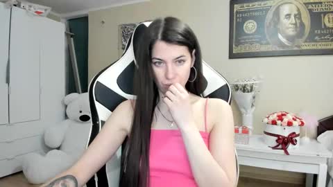 Snapshot of hailey_beauty chatting on 12/29/24, 01:34 Sk pe Anya388109 online show from 12/29/24, 01:34