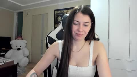 Snapshot of hailey_beauty chatting on 10/13/25, 07:36 Sk pe Anya388109 online show from 10/13/25, 07:36